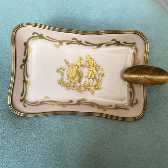 Carlin Comforts Pink Porcelain Dresser Ashtray - Picture 9 of 15